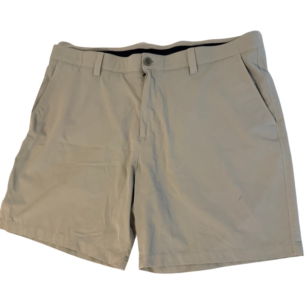 Men's Light Gray Performance Greg Norman Golf Shorts Size 42 Flat Front